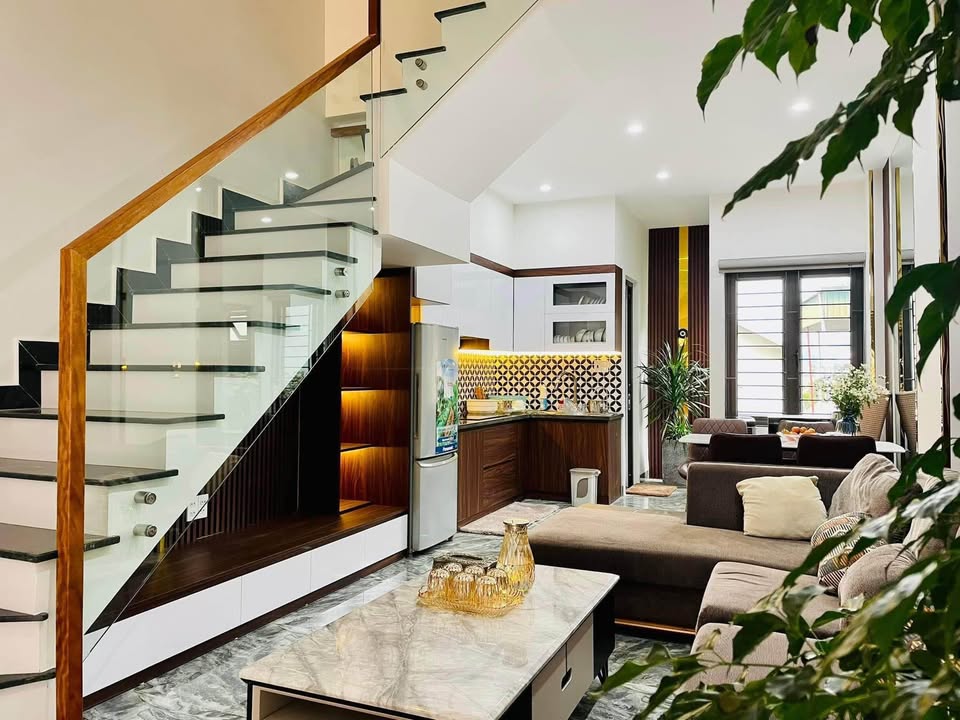 Nhà 3 tầng tại Tô Hiệu, Sơn La 150m² giá 1.6 tỷ - Pháp lý rõ ràng, sẵn sàng vào ở!