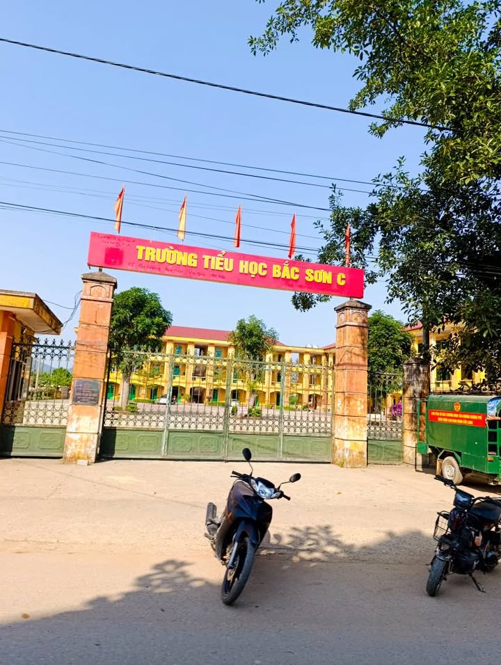 Đất nền Bắc Sơn - Sóc Sơn 800m² giá 5 tỷ - Sổ đỏ chính chủ, giao dịch ngay!