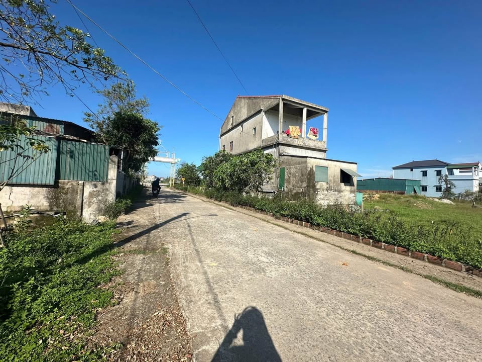 Đất thổ cư Thôn 7, Cẩm Quang, Cẩm Xuyên 180m² giá 1 tỷ - Đường 8m thông thoáng!