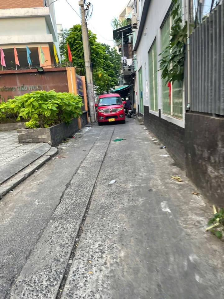 Nhà phố 3 tầng Hòa Bình Quận 11, giá 3.3 tỷ - Chính chủ bán gấp!