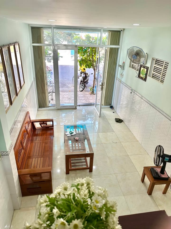 Nhà 2 tầng mặt tiền Đặng Huy Trứ, Nha Trang 27.9m² giá 3.85 tỷ - Cơ hội đầu tư sinh lời!