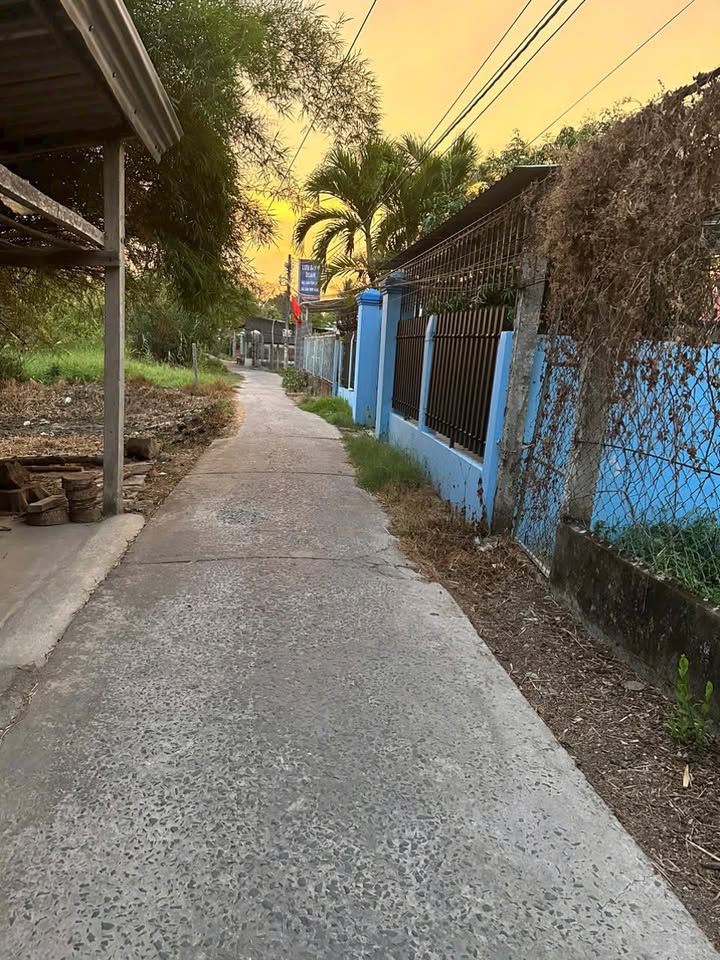 Đất nền góc 2 mặt tiền hẻm Võ Văn Kiệt, 426m² giá 2.6 tỷ - Cơ hội đầu tư hấp dẫn!