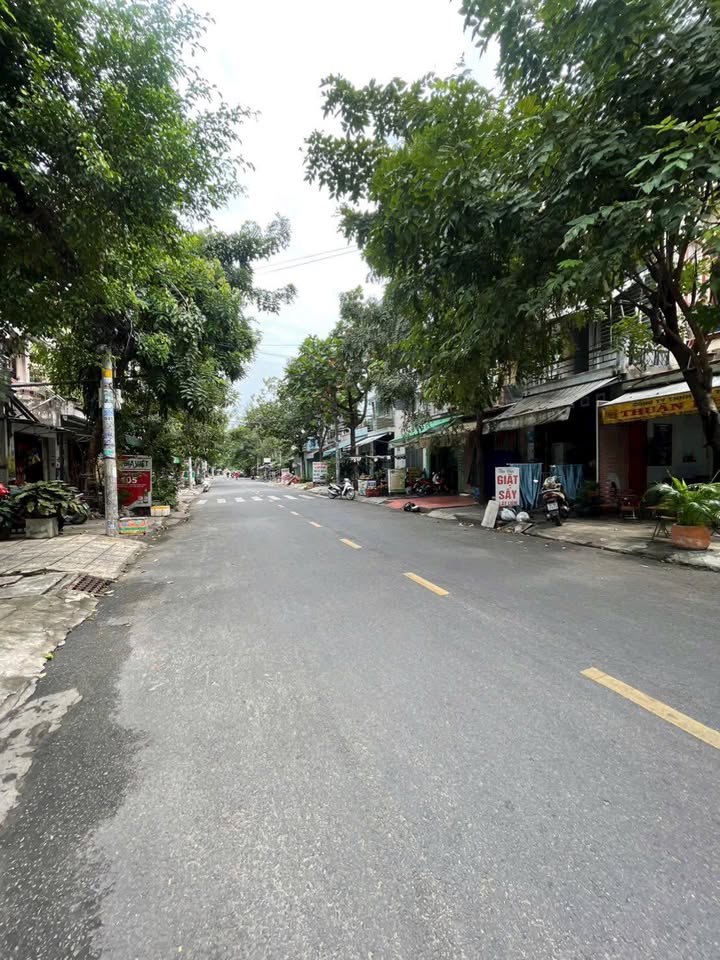 Nhà góc 3 mặt tiền đường T5, Tây Thạnh, Tân Phú - Cơ hội đầu tư hiếm có!