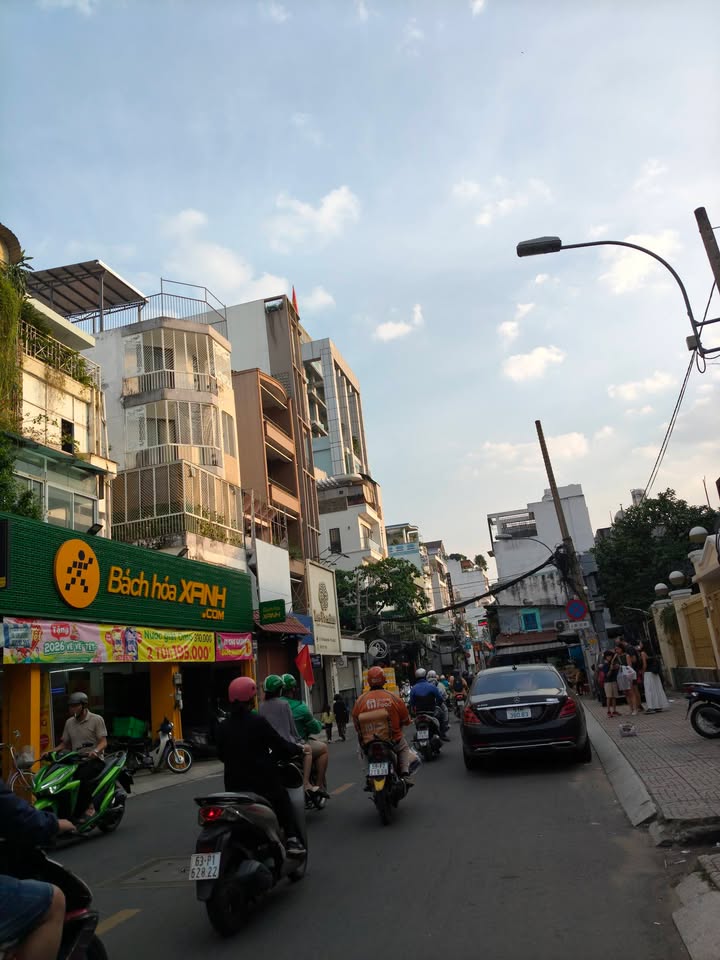 Nhà 55m² Tân Bình giá 6 tỷ - Vị trí đắc địa, tiện ích đầy đủ!