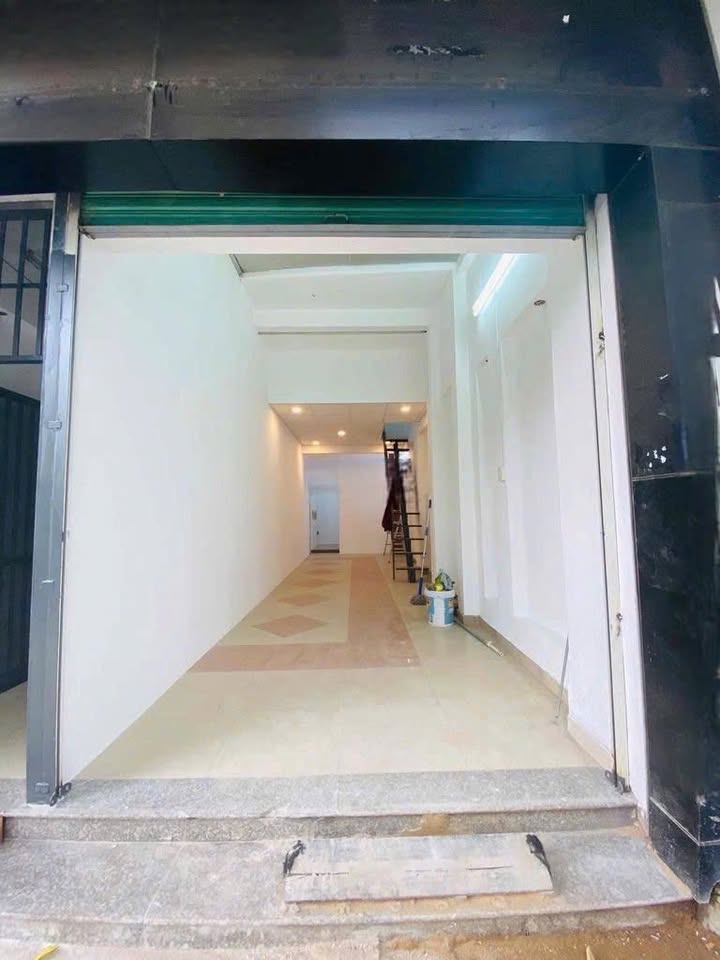 Cho thuê mặt bằng kinh doanh mặt tiền đường Cộng Hòa, Tân Bình 42m² - Kinh doanh tự do!