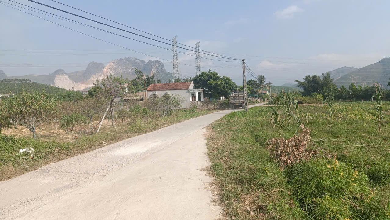 Đất TĐC Thôn Làng Thống Nhất, Hạ Long 200m² chỉ 2 tỷ - Đường bê tông rộng rãi