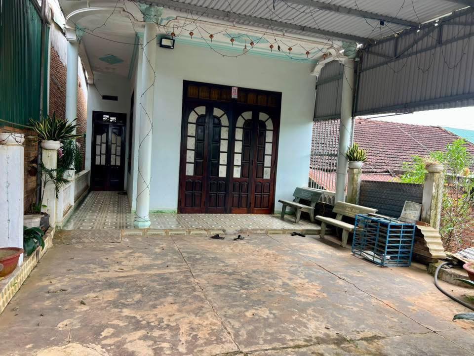 Nhà cấp 4 đường Mai Hắc Đế xã Ea Knốp 180m² giá 1 tỷ - Vị trí đắc địa gần chợ và trường học!