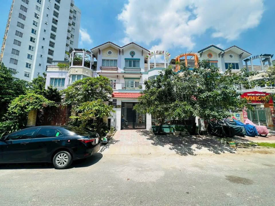 Biệt thự KDC Nam Long, Đường Số 10, Quận 7, 192m² giá 35 tỷ - Sổ hồng riêng, thương lượng!