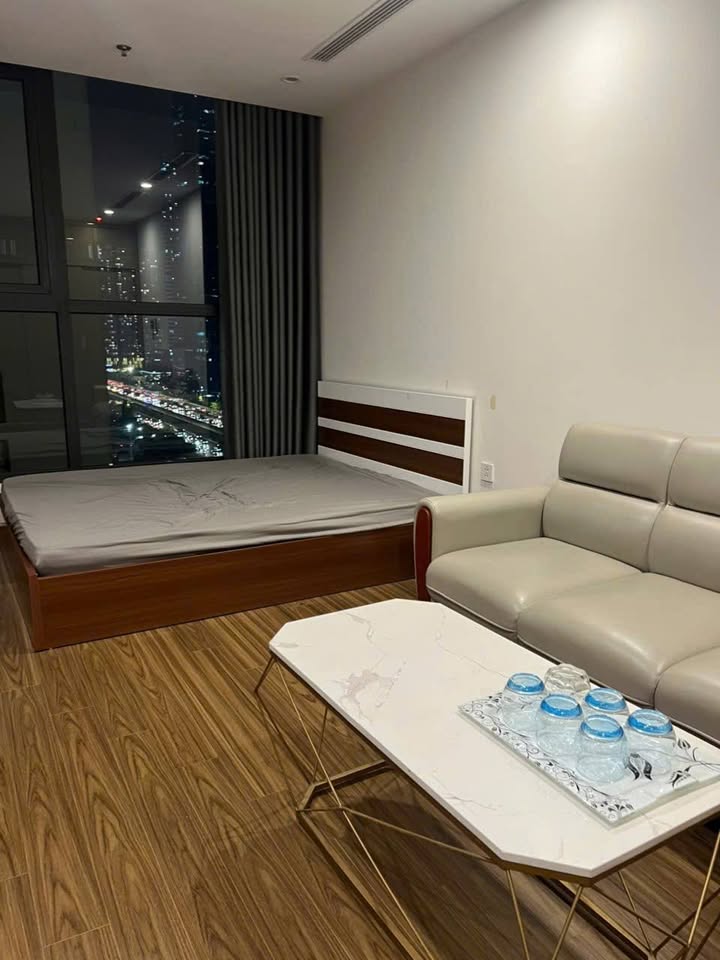 Căn hộ Vinhomes Westpoint 32m² giá 12 triệu - Sẵn sàng vào ở ngay!