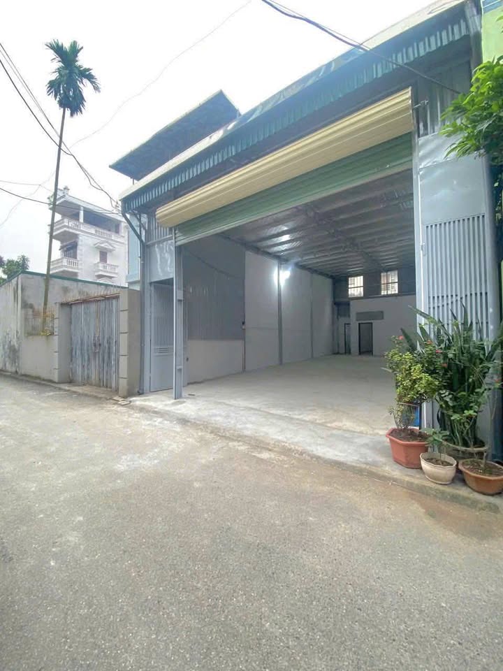 Nhà nguyên căn Đức Giang 120m² giá 12 triệu - Thích hợp làm kho xưởng kết hợp ở!