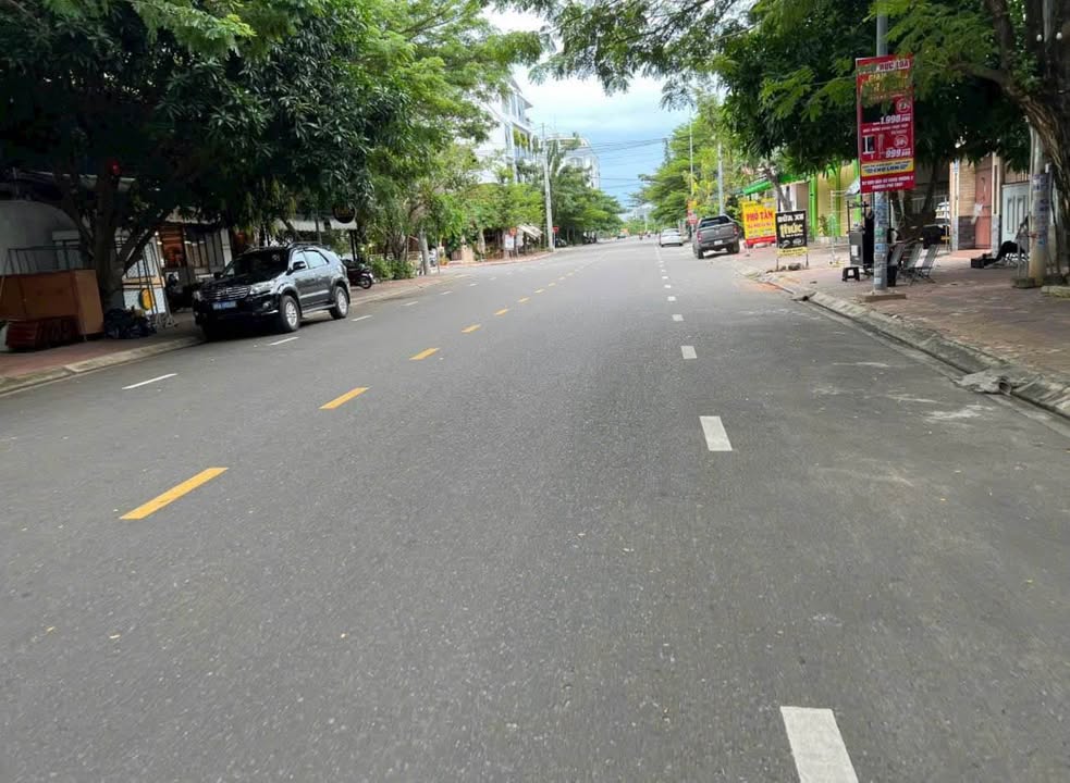 Biệt thự đường Đào Tấn, Phú Thủy, 270m² - Vị trí trung tâm thương mại Phan Thiết!