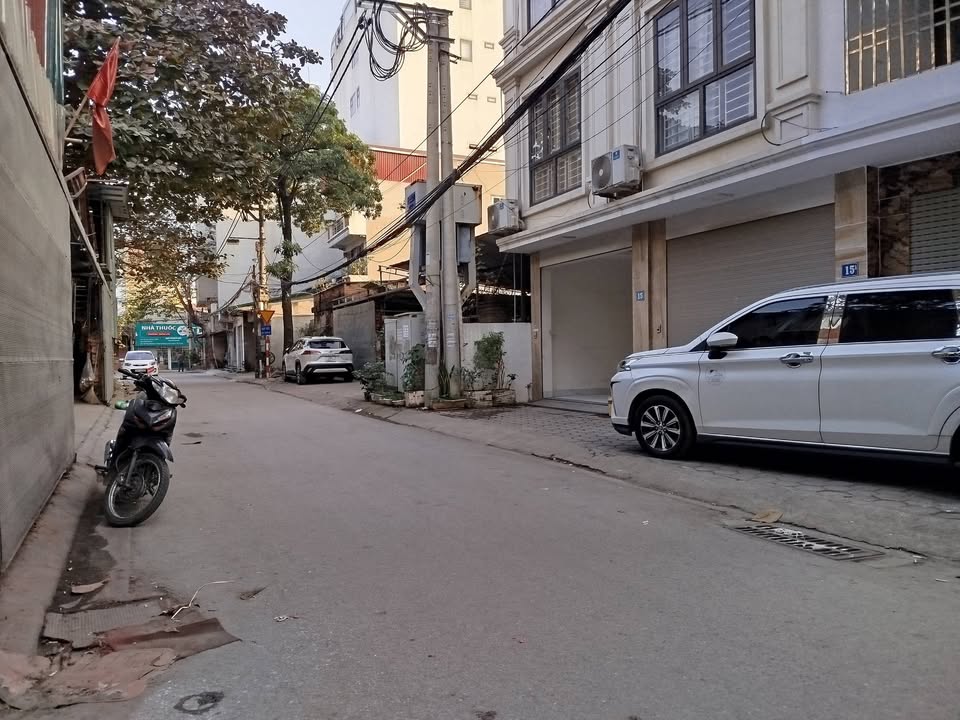Nhà mặt phố Đông Ngạc, Bắc Từ Liêm 35m² giá 9.2 tỷ - Kinh doanh ô tô tránh, vào ở ngay!