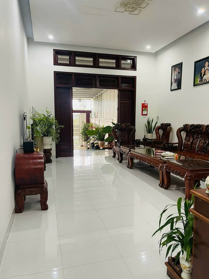 Nhà mặt tiền đường 17/03 Pleiku 100m² giá 3.35 tỷ - Cơ hội đầu tư tuyệt vời!