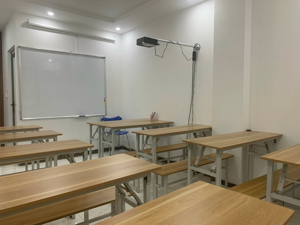 Cho thuê nhà ngõ Linh Lang, Ba Đình 55m² giá 30 triệu - Ô tô vào tận nơi!