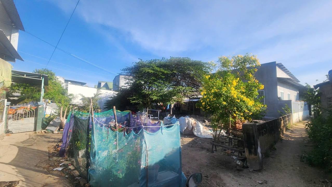 Bán lô đất thổ cư Hẻm 70 Trường Chinh, Văn Hải 315m² - Sổ riêng, giá chỉ 1.4 tỷ!