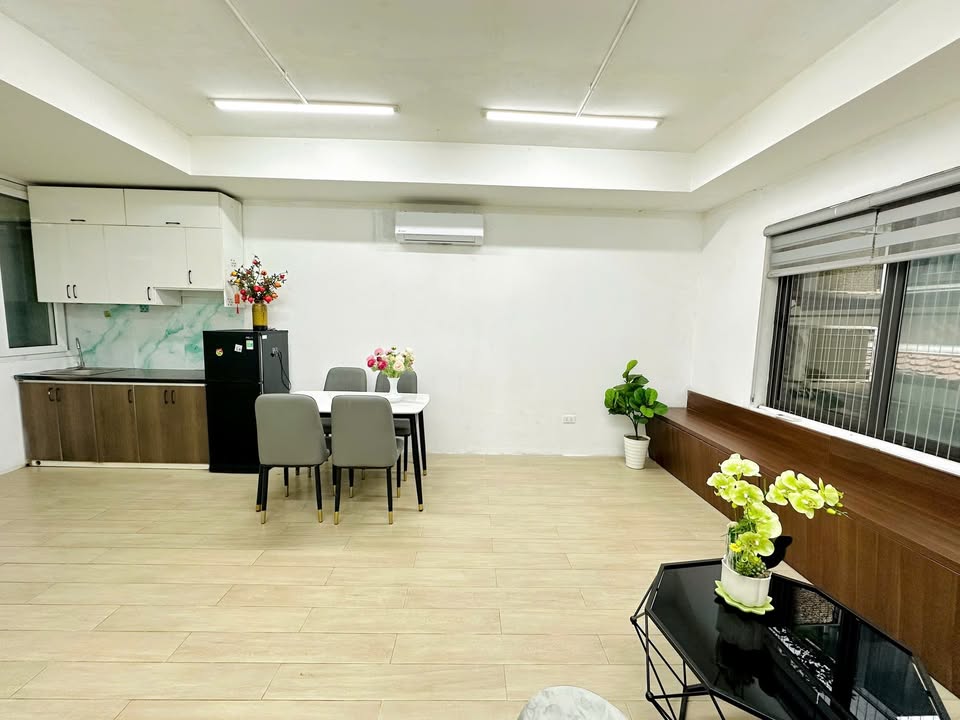 Căn hộ cho thuê tại Đống Đa 2 ngủ 1 khách giá 11.5 triệu - Full nội thất, vào ở ngay!