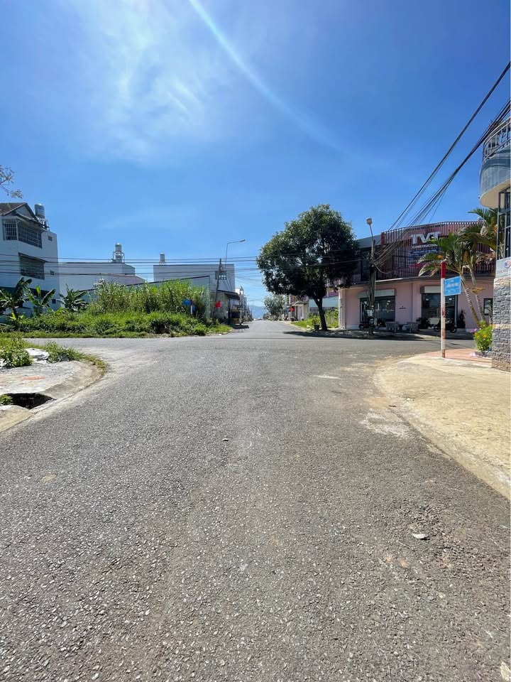 Đất nền mặt tiền Lương Thế Vinh, Bảo Lộc 102m² - Sổ đỏ chính chủ, giá tốt!