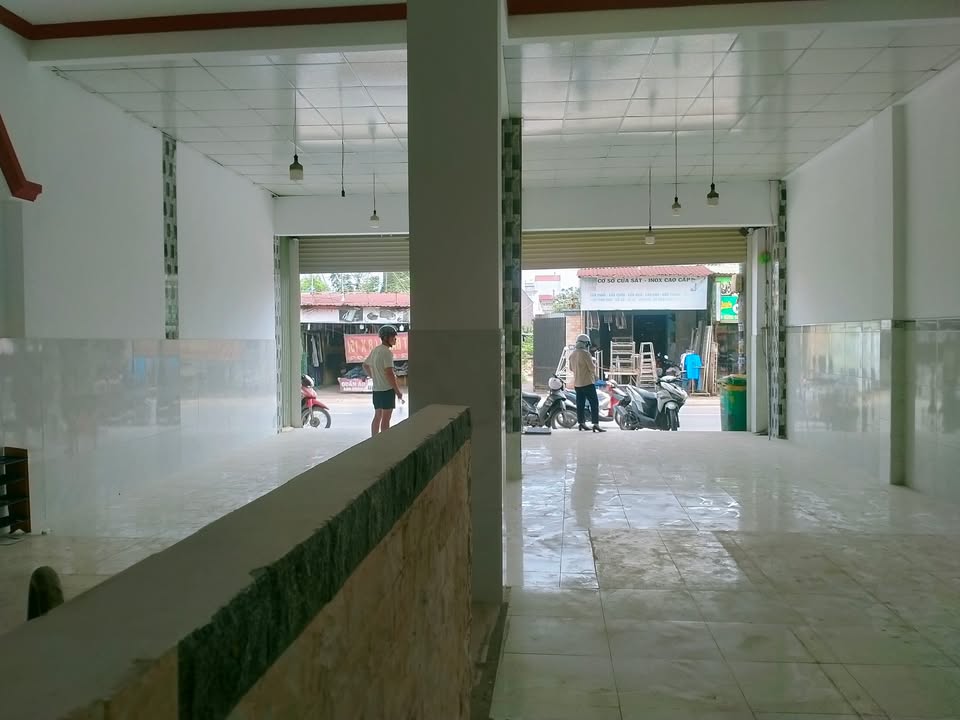 Nhà mặt tiền đường Võ Văn Vân, Bình Chánh 120m² giá 25 triệu - Kinh doanh tự do!