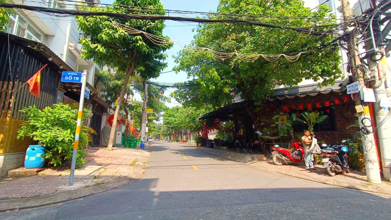 Đất nền 60m² tại Linh Chiểu, Thủ Đức giá 5 tỷ - Sổ đỏ chính chủ, ô tô vào tận nơi!