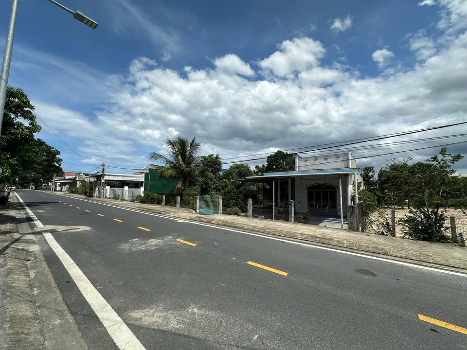 Đất nền Cam Lâm 685m² giá 11.5 tỷ - Mặt tiền đường Hồ Xuân Hương!