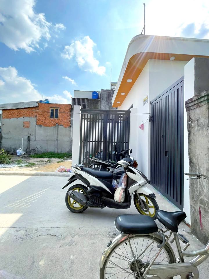 Biệt thự mini Hóc Môn 108m² giá 3.7 tỷ - Vào ở ngay với nội thất đầy đủ!