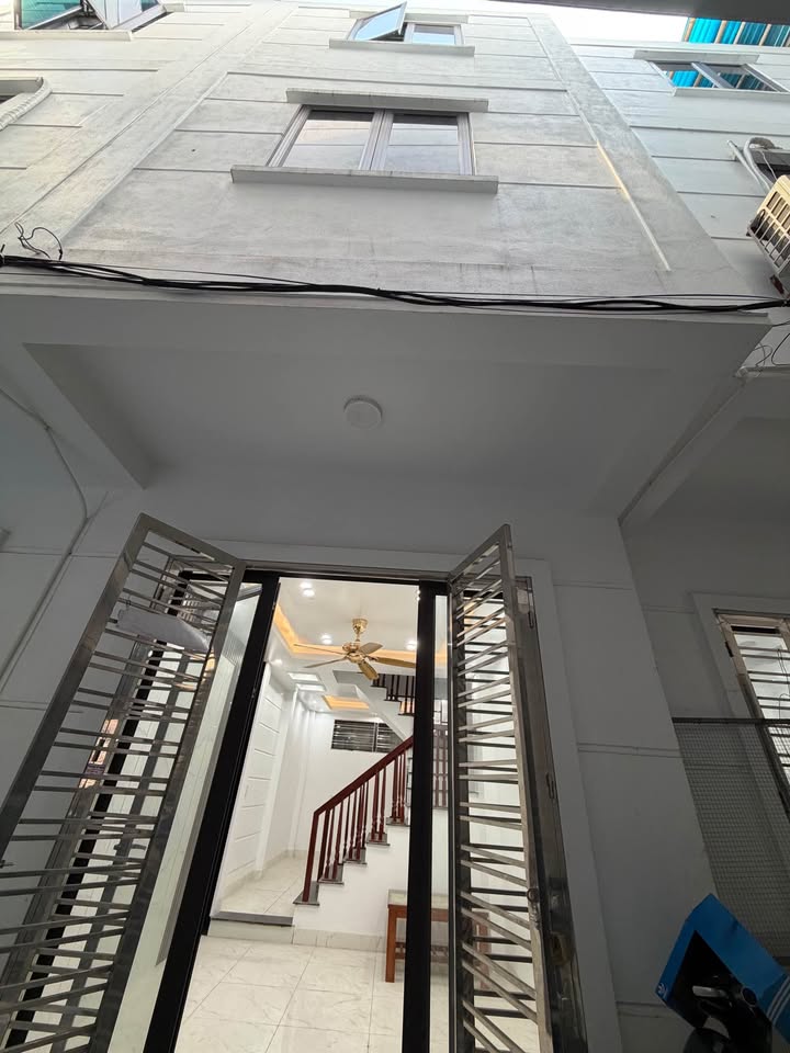 Nhà 3 tầng Phường Trần Lãm, Thái Bình 33.3m² giá 2.1 tỷ - Tiện ích xung quanh đầy đủ!