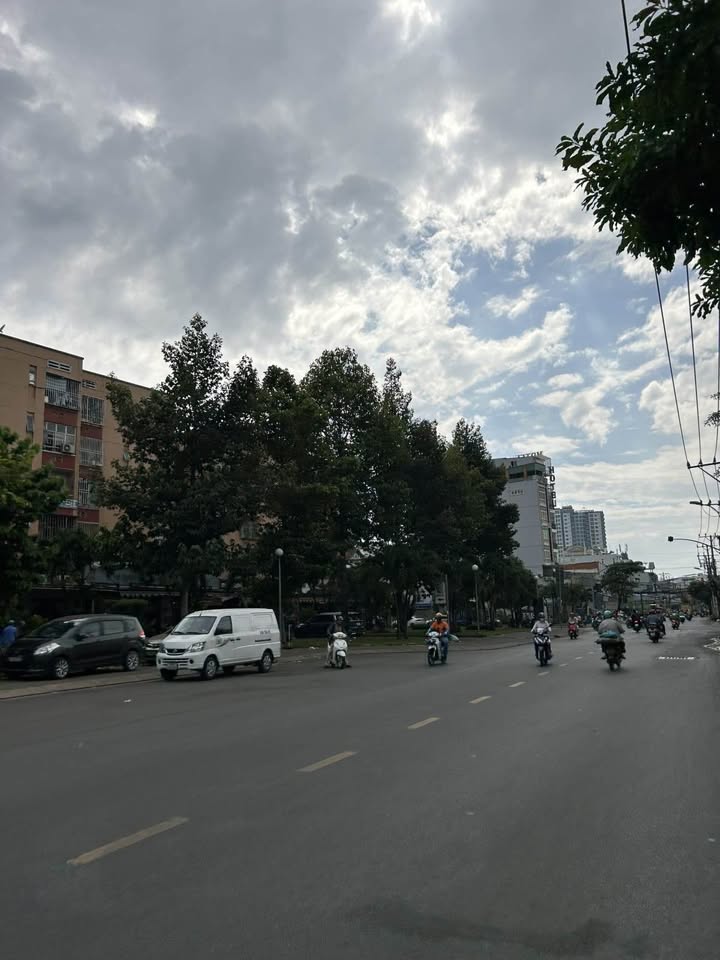 Mặt tiền Hồng Lạc Tân Bình 315m² giá 43 tỷ - Kinh doanh đa ngành nghề