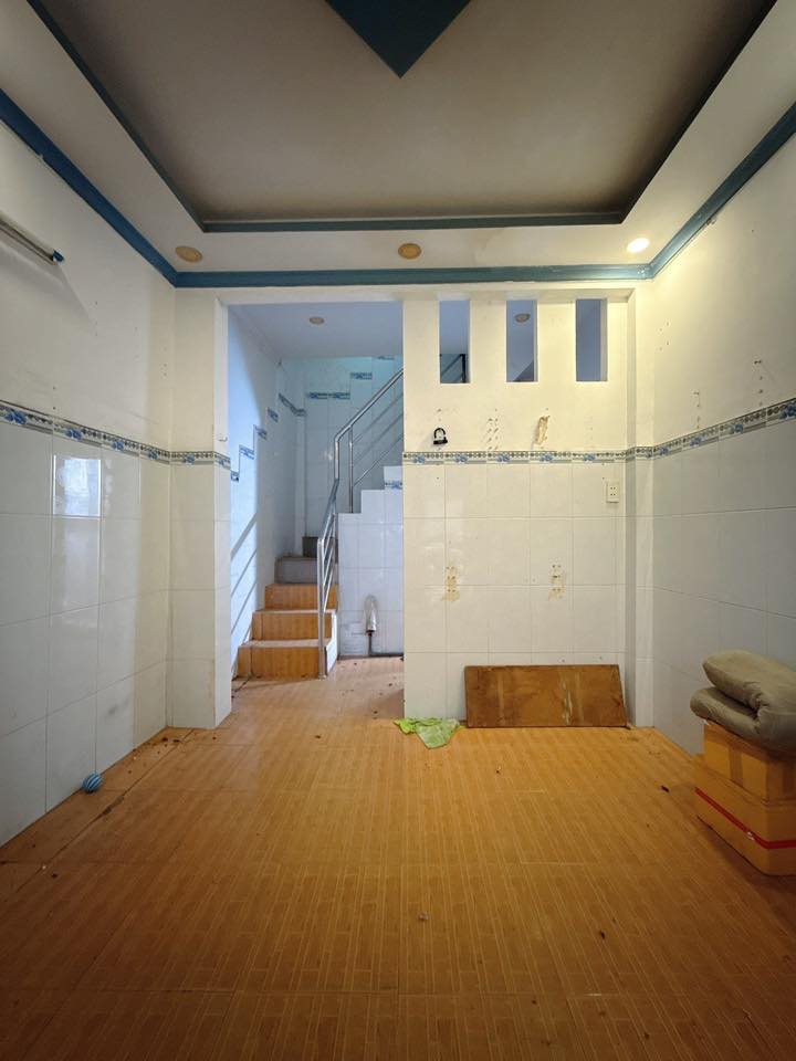 Nhà phố Lò Gốm Quận 6 15m² giá 2.45 tỷ - Sẵn sàng vào ở ngay!