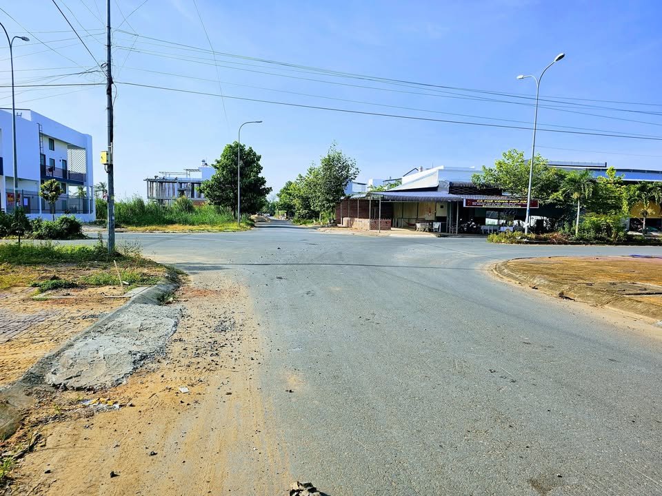 Đất nền 90m² đường B8 KDC Phú An - Giá chỉ 2.5 tỷ, sổ hồng chính chủ!