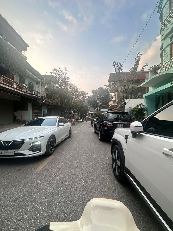 Nhà 2 tầng đường Hoàng Văn Thụ, Lào Cai 100m² giá 3.8 tỷ - Vị trí kinh doanh lý tưởng!