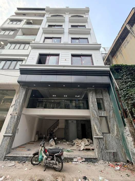 Nhà lô góc mặt hồ Văn Chương 60m² giá 33 tỷ - Kinh doanh tuyệt vời!