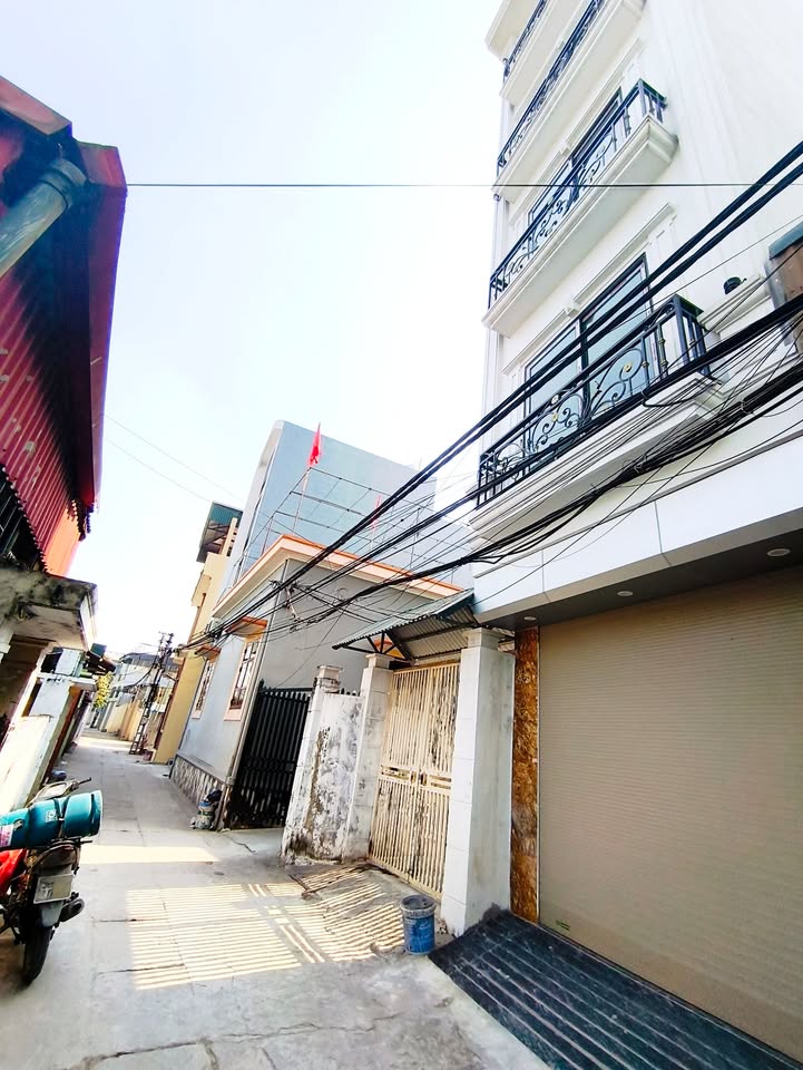 Nhà 5 tầng Vĩnh Quỳnh, Thanh Trì 190m² giá 4 tỷ - Vị trí đắc địa gần trường cao đẳng
