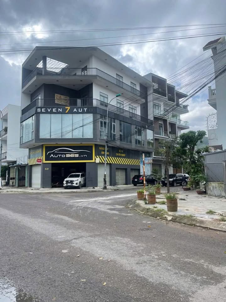 Nhà cho thuê nguyên căn góc 135m² tại phường Quy Nhơn Nam - Thiết kế hiện đại, dọn vào kinh doanh ngay!