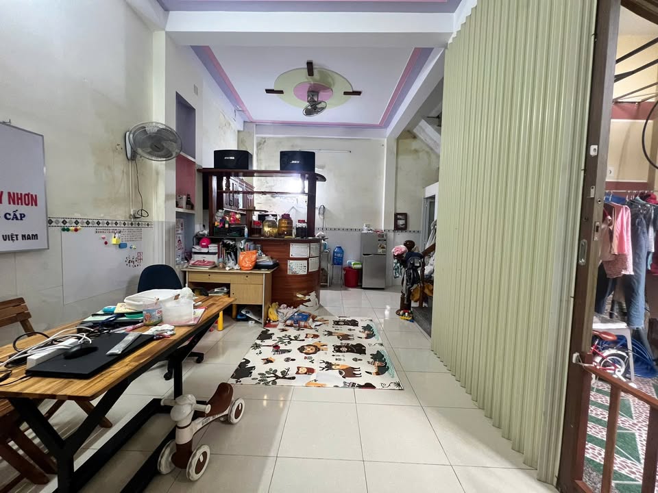 Nhà hẻm rộng đường Thanh Niên, Quy Nhơn 40m² giá 2 tỷ - Sổ hồng chính chủ!