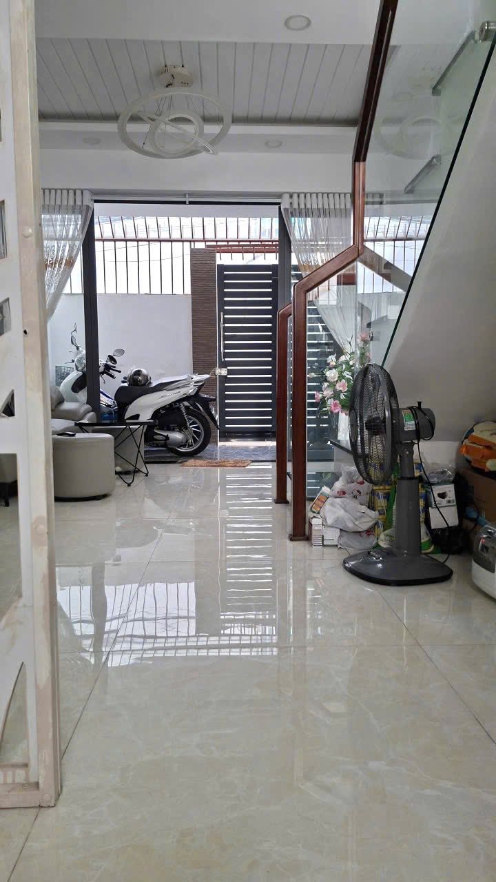 Nhà hẻm Thống Nhất Nha Trang 43m² giá 4.5 tỷ - Nhà 2 mặt tiền, 3 nhà WC
