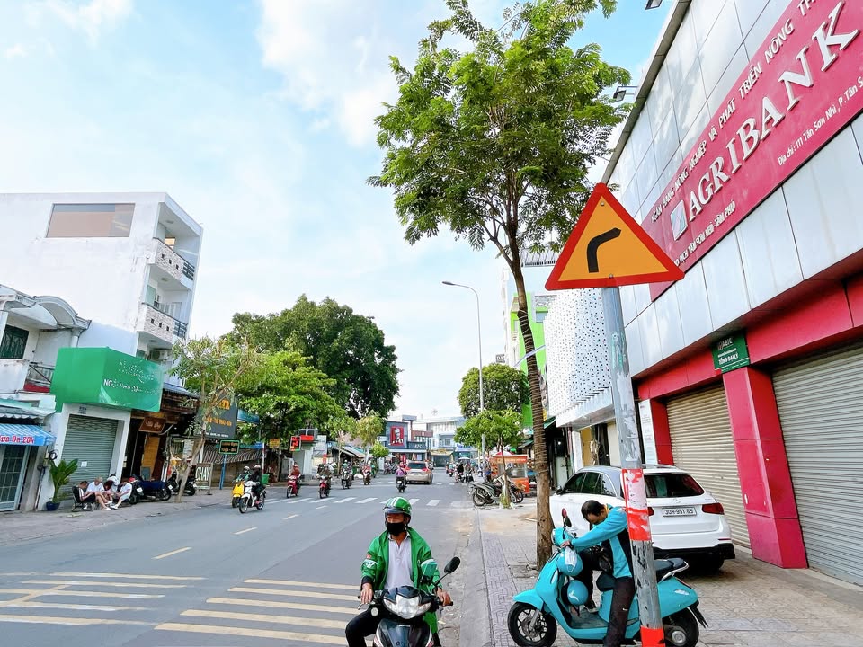 Nhà phố mặt tiền Tân Sơn Nhì, Quận Tân Phú, 78m² giá 17.5 tỷ - Đầu tư sinh lời ngay!
