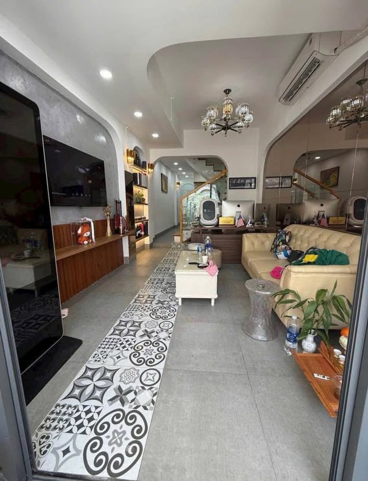 Nhà lầu mặt tiền kinh doanh Tuyên Quang 80m² giá 4.2 tỷ - Cơ hội đầu tư tuyệt vời!