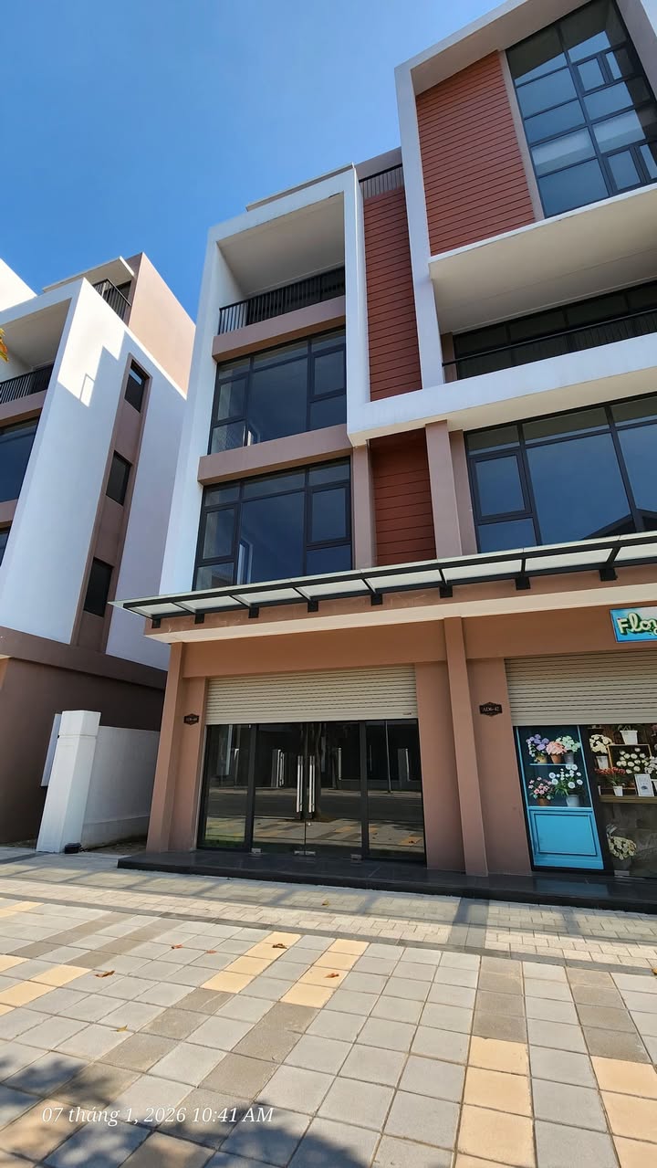 Shophouse Ánh Dương 6, Gia Lâm 140m² giá 19 tỷ - Vị trí đắc địa gần biển!