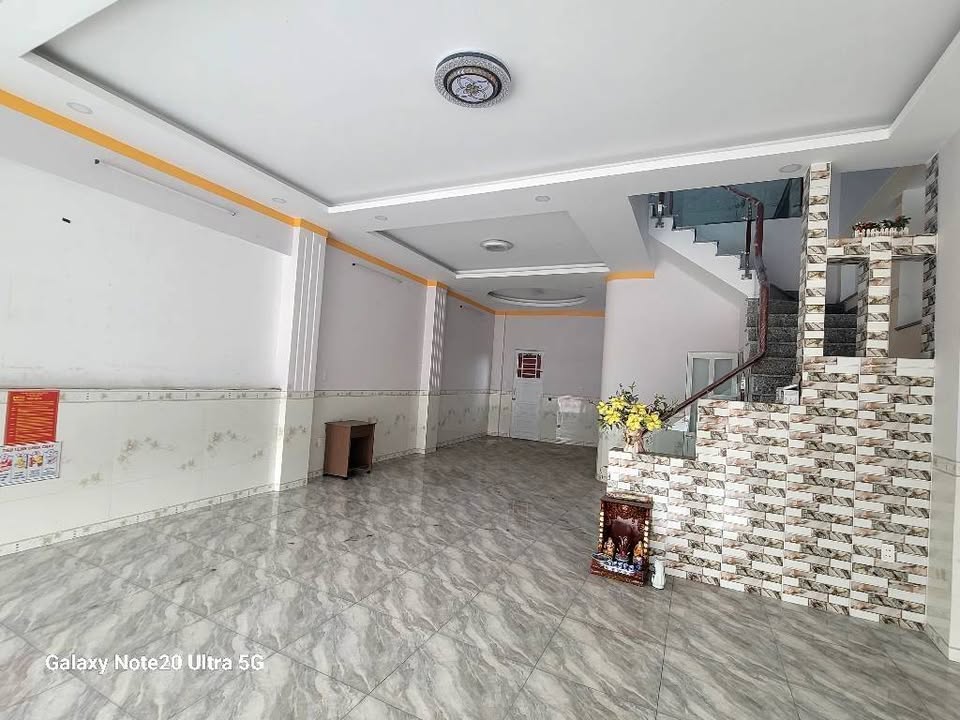 Nhà đẹp Dĩ An 120m² giá 7.7 tỷ - Không thể bỏ lỡ!