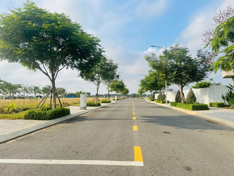 Đất nền King Hill Residences Bến Lức 90m² giá 2 tỷ - Sổ hồng riêng chính chủ!