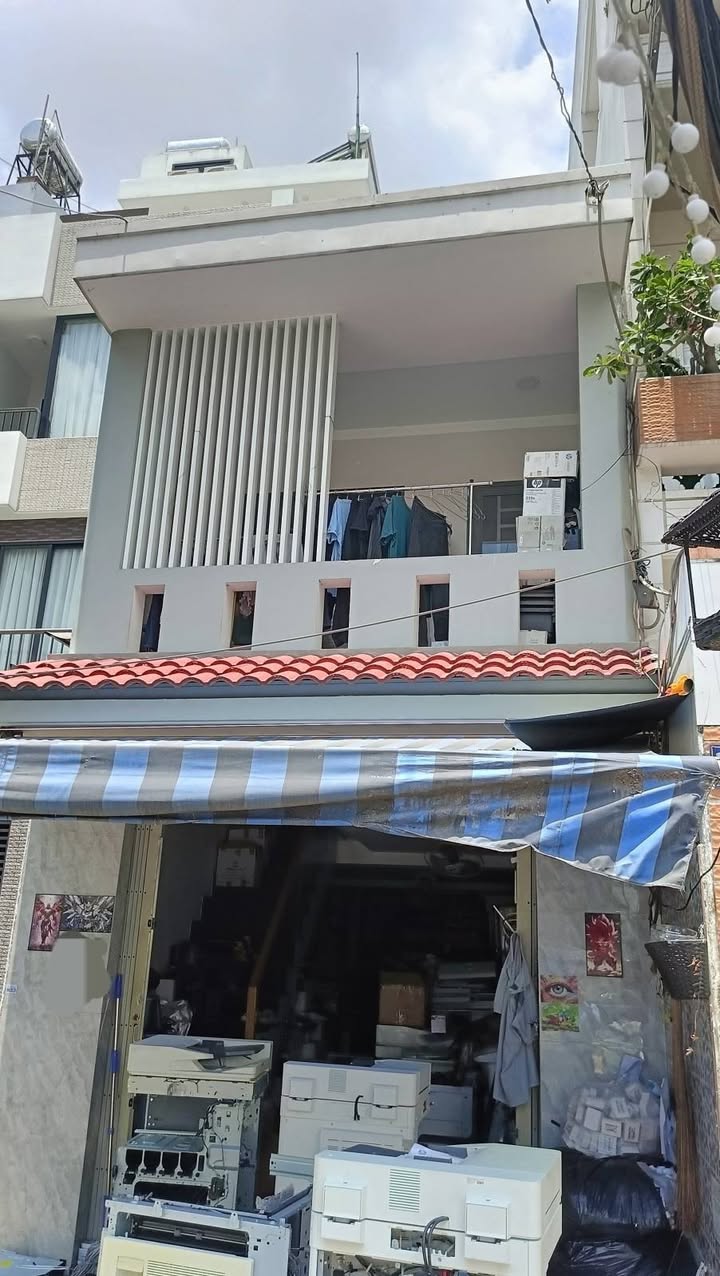 Nhà phố đường Nguyễn Trãi quận 1, 68m² giá 9.99 tỷ - Nhà mới ở ngay, vị trí đắc địa!