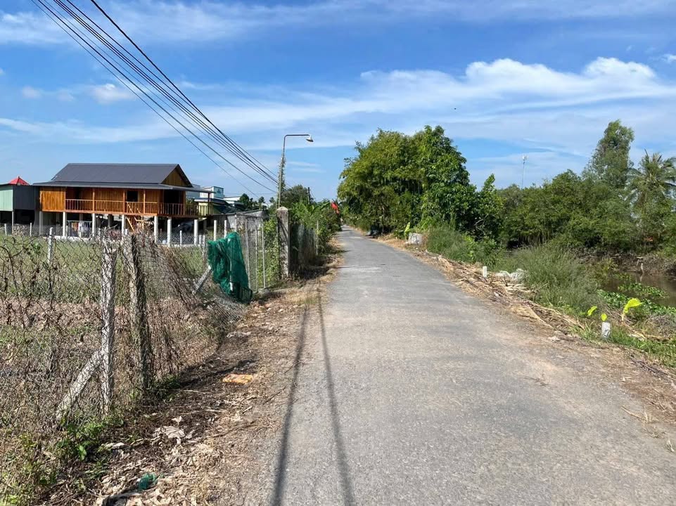 Bán đất nền Tân Nhuận Đông 204m² giá 650 triệu - Vị trí đẹp gần cầu Kinh Mới!