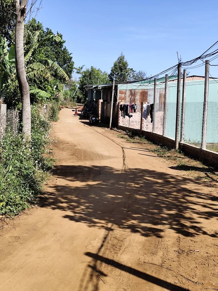 Đất nền Hẻm 735 Lê Duẩn, Phường An Phú, Gia Lai 1350m² - Giá chỉ 400 triệu, Đầu tư sinh lời!