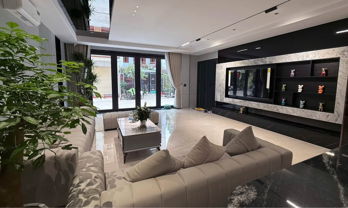 Biệt thự Phan Đình Phùng Thái Nguyên 200m² giá 10 tỷ - Thiết kế sang trọng, đầy đủ nội thất!