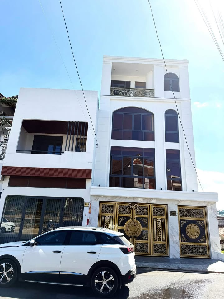 Nhà Mặt Tiền Hùng Vương Buôn Ma Thuột 28 triệu - Full nội thất hiện đại!