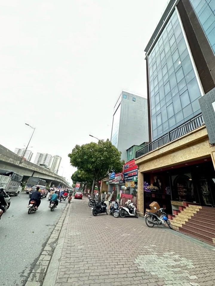 Tòa văn phòng Khuất Duy Tiến 88m² giá 86 tỷ - Dòng tiền ổn định, vị trí đắc địa!