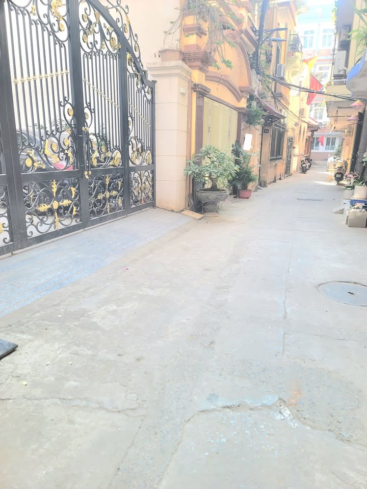 Nhà phố Đội Cấn Ba Đình 54m² giá 20.2 tỷ - Ô tô vào nhà