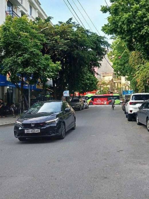 Nhà riêng ngõ 105 Xuân La, quận Tây Hồ 32m² - Kinh doanh, dân trí cao!