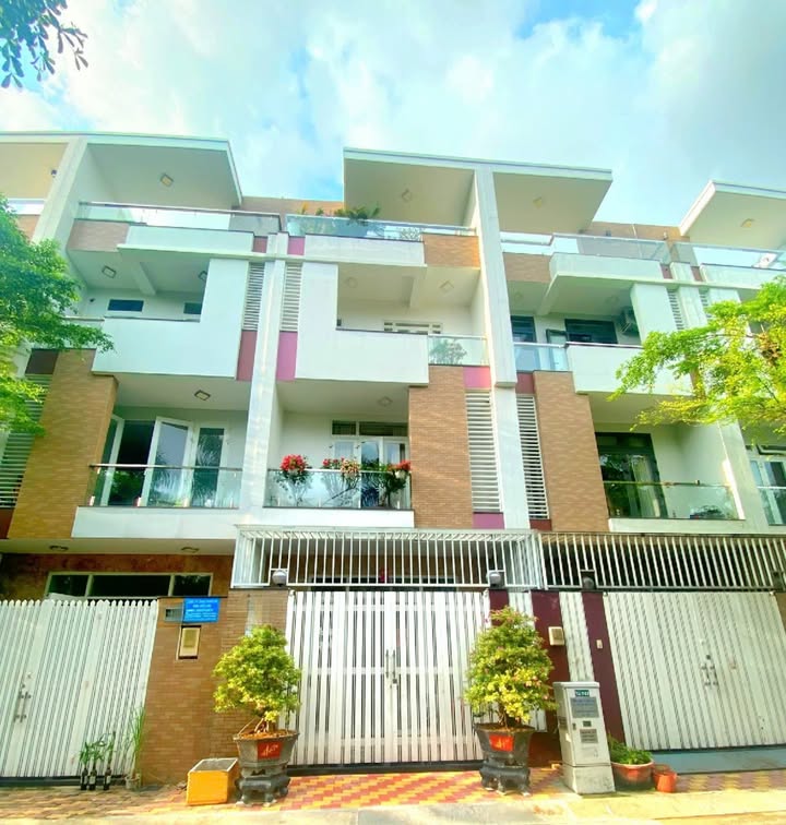 Cho thuê FrontHouse 100m² đường Tân Kỳ Tân Quý - Vị trí kinh doanh tuyệt vời!