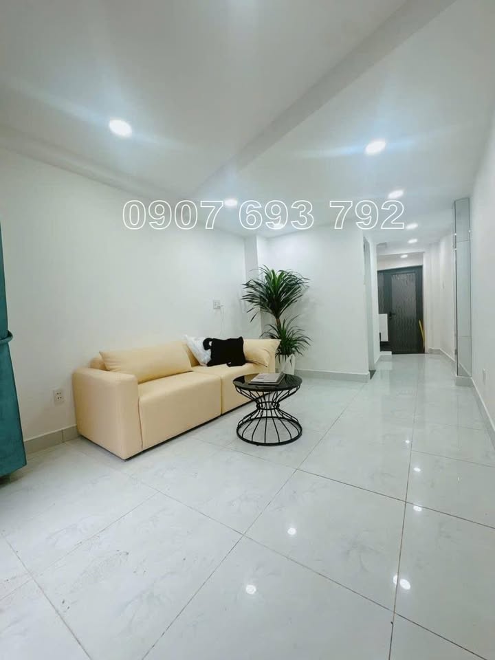 Cho thuê nguyên căn mặt tiền 46B Phan Tây Hồ, 33m² giá 18 triệu - Mặt tiền dễ nhận diện!